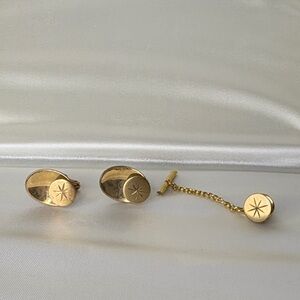 Hickok USA Signed Gold Filled Starburst Cufflinks and Tie Chain Set. Vintage